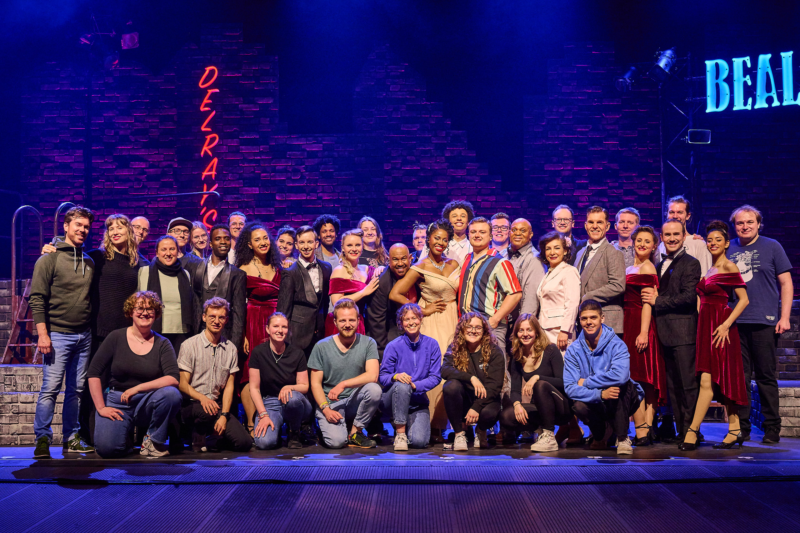 Musical Memphis - the whole cast and creatives